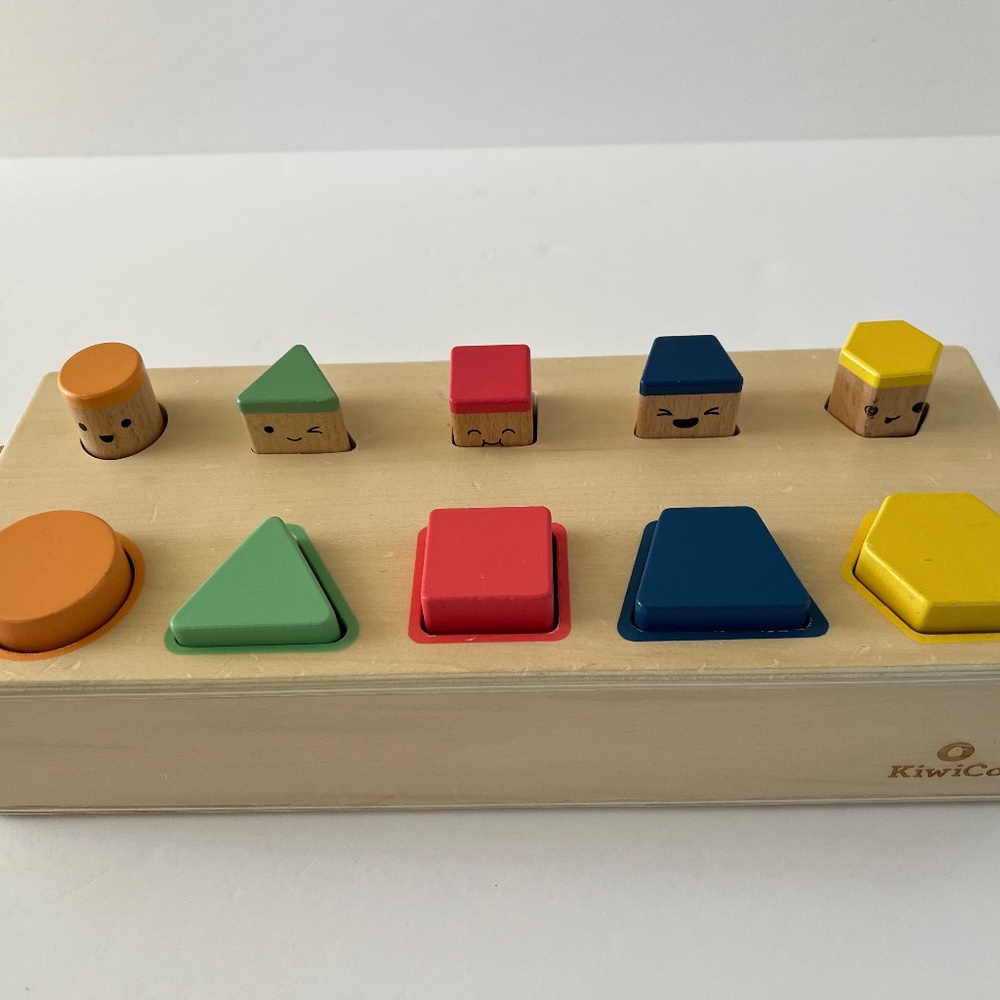 KiwiCo Pop Up Shape Sorter Puzzle Ages 6 month+